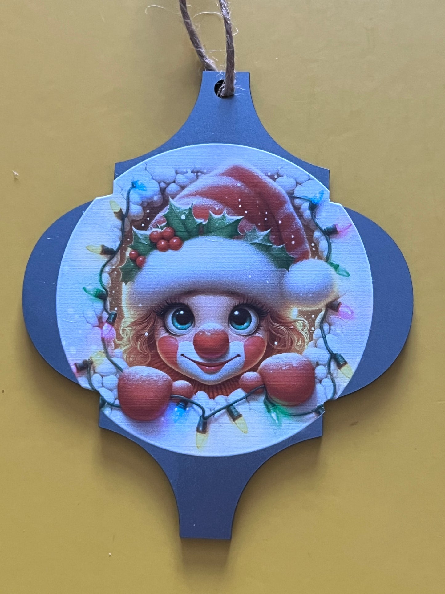 Arabesque Peek-A-Boo Christmas Decorations