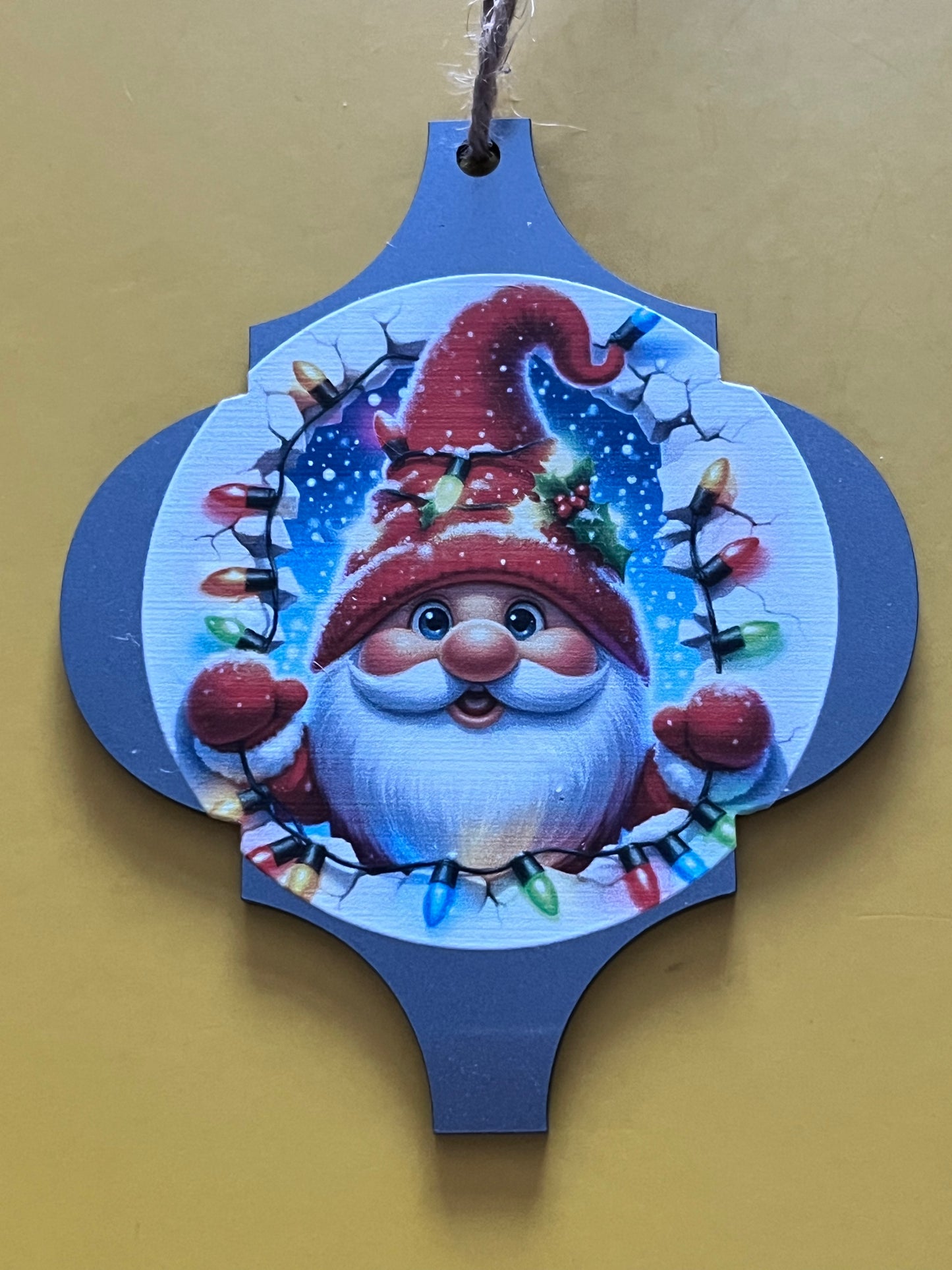Arabesque Peek-A-Boo Christmas Decorations