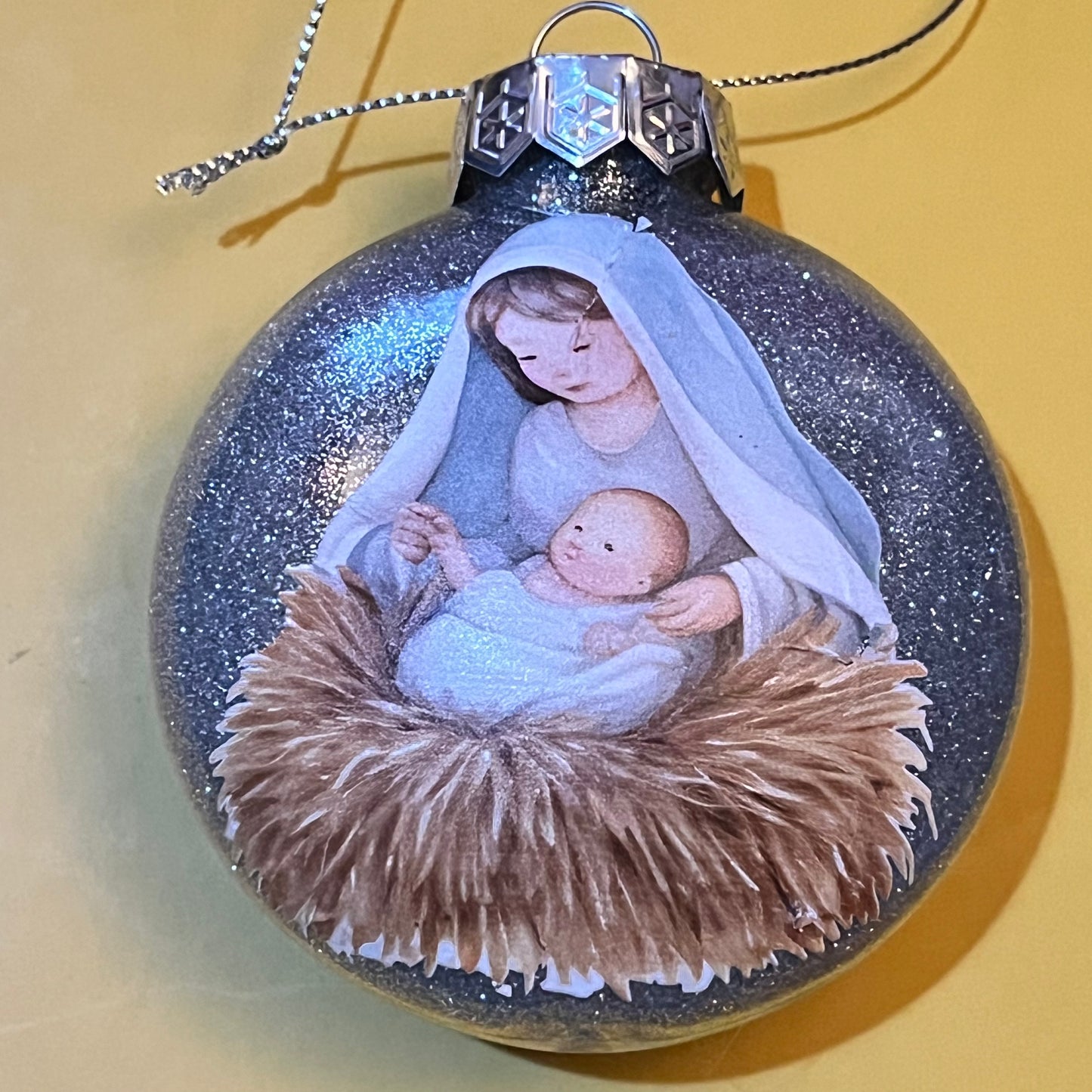 Glitter Bauble - Disc Shape